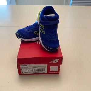 NWT.  Toddler boys size 9 athletic shoes.
